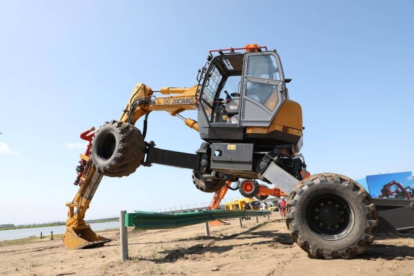 永星速配 黑龙江、吉林两省联合开展公路应急抢险综合演练