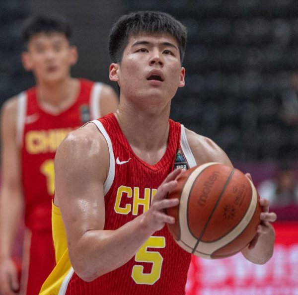 爱配投资 难阻失利！陈家政10投6中&罚球5中4得19分4板 得分全场最高